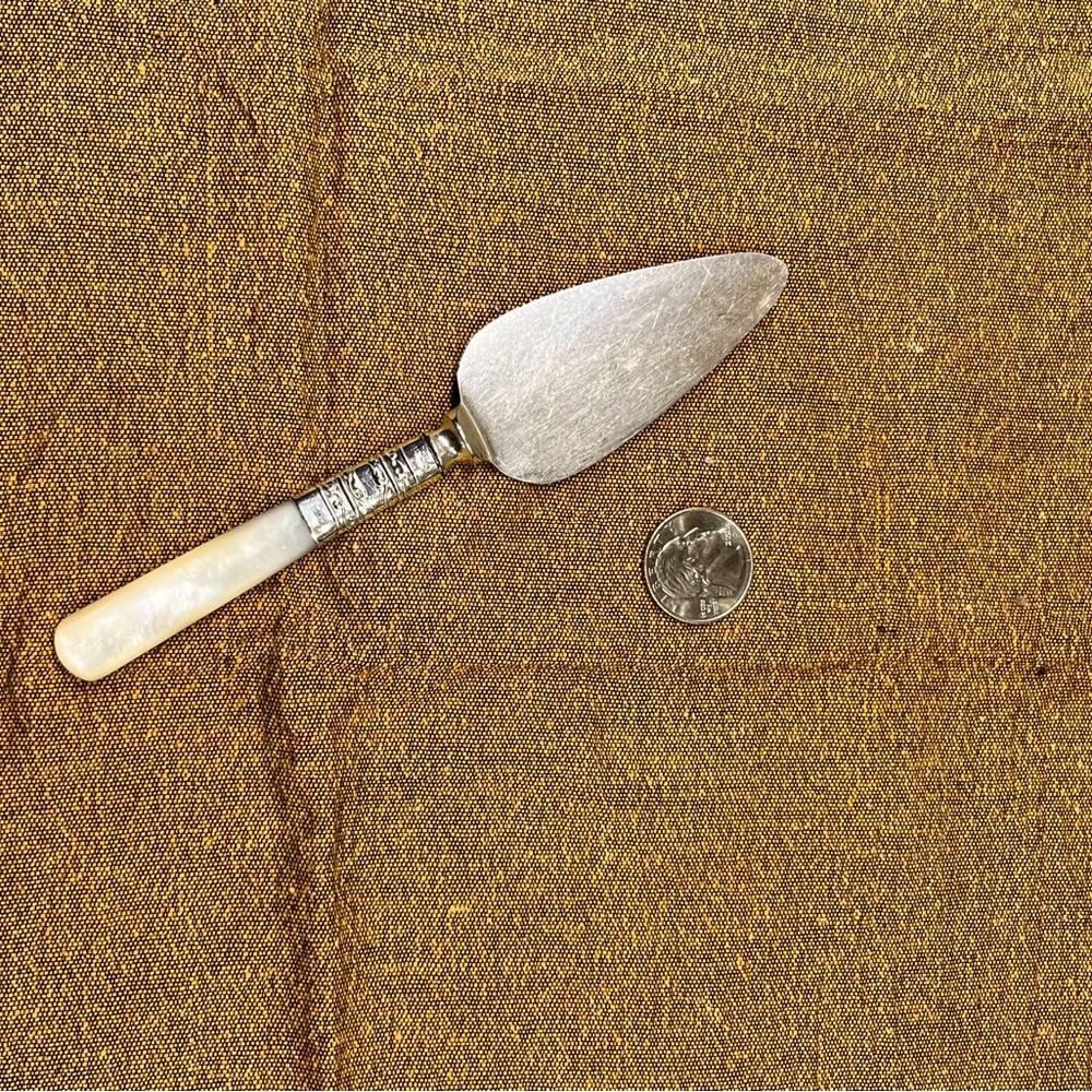 Cheese Server - Pearl Handle - Sterling & Plate Silver
